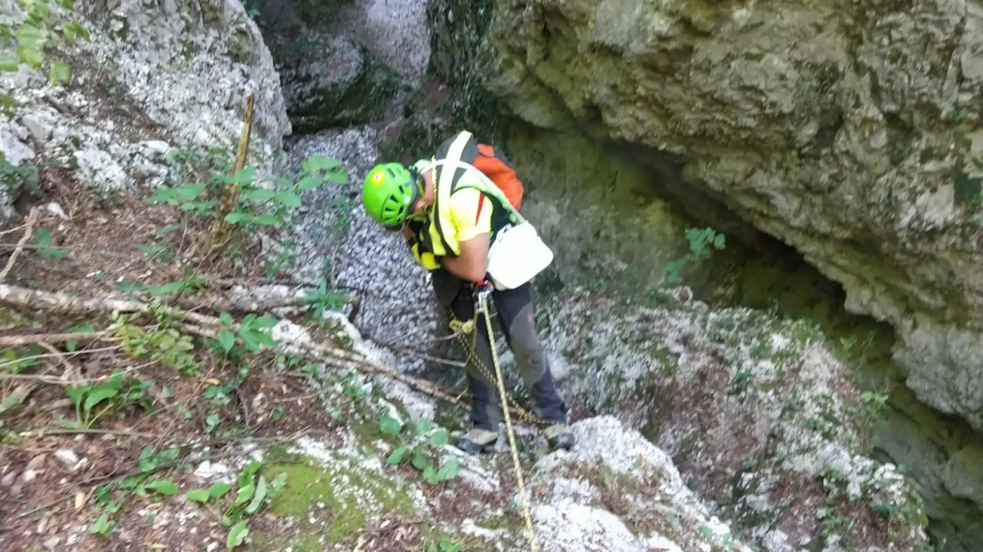 Roccamandolfi: recuperati questa mattina dal Soccorso Alpino gli effetti della donna precipitata e morta nei pressi del Ponte Tibetano.